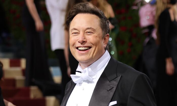 Elon Musk: ‘Nimănui din mass-media NU-I PASĂ’ de expunerea presupușilor clienți ai lui Jeffrey Epstein
