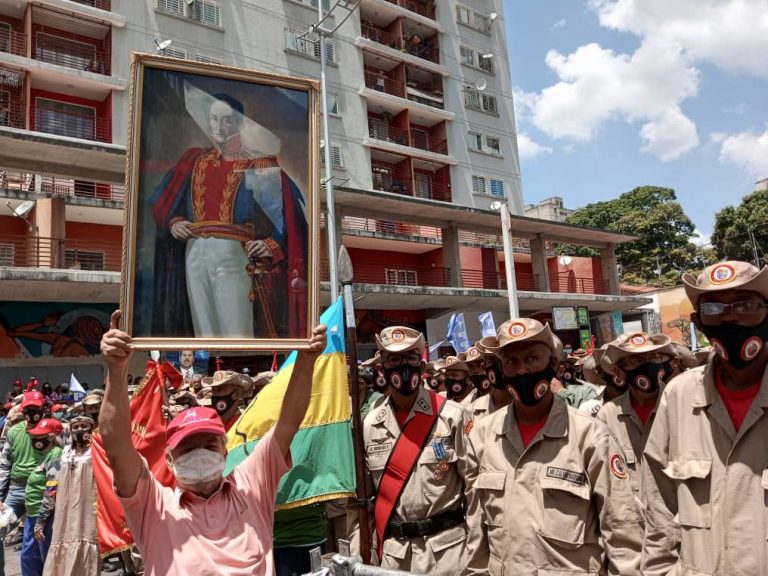 Mii de militanţi pro-Chavez au sărbătorit 20 de ani de la lovitura de stat eşuată împotriva acestuia