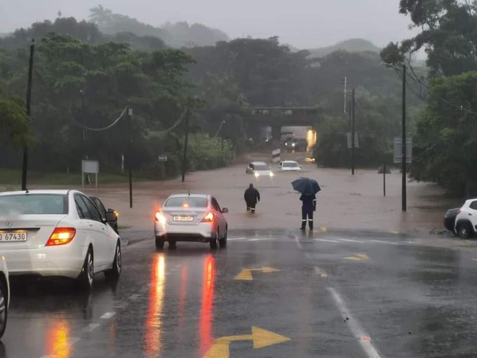 Patru persoane au murit în sud-estul Africii de Sud în urma unor ploi torenţiale şi a unei tornade