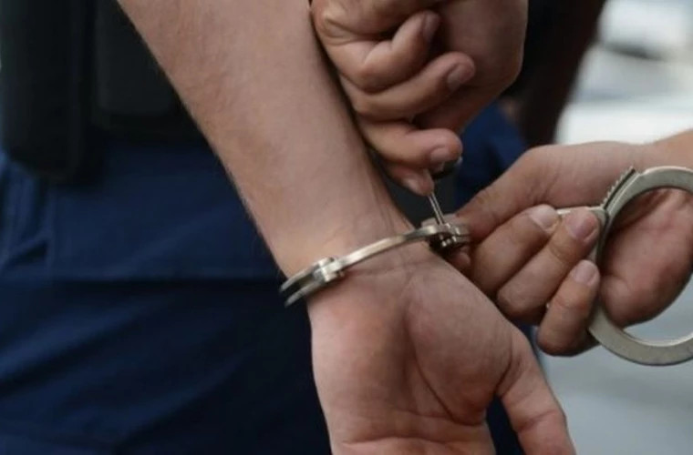 VIDEO/ Doi bărbați au fost reținuți pentru 72 de ore, fiind suspectați de jaf