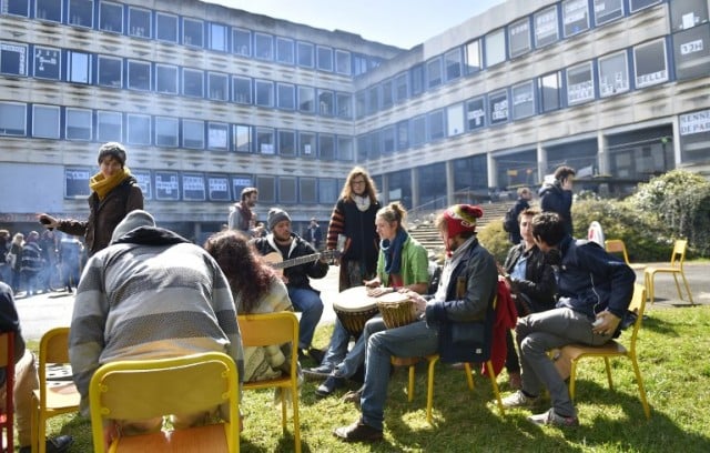 Studenţii francezi pot beneficia de o masă la tariful de un euro până la Crăciun