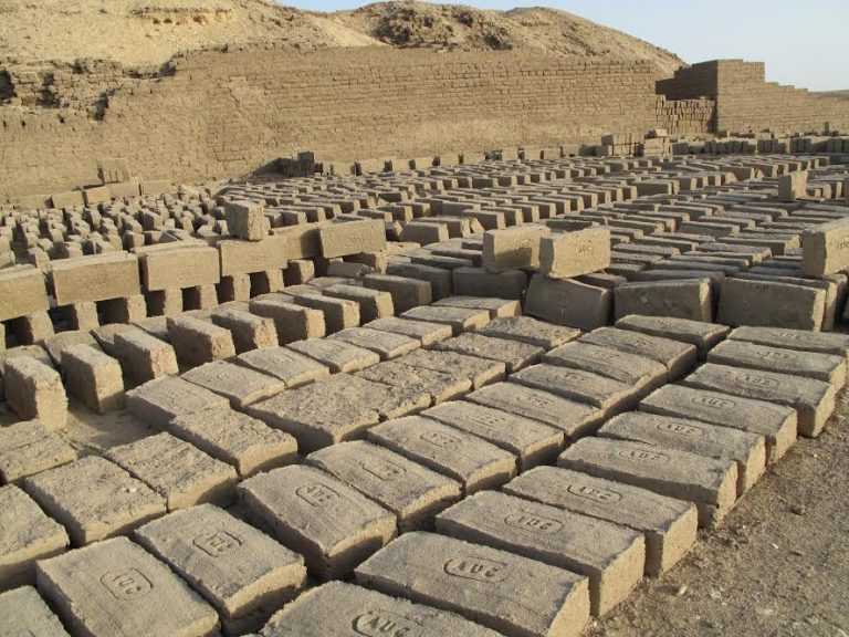 Douăzeci de morminte antice au fost descoperite în nordul Egiptului