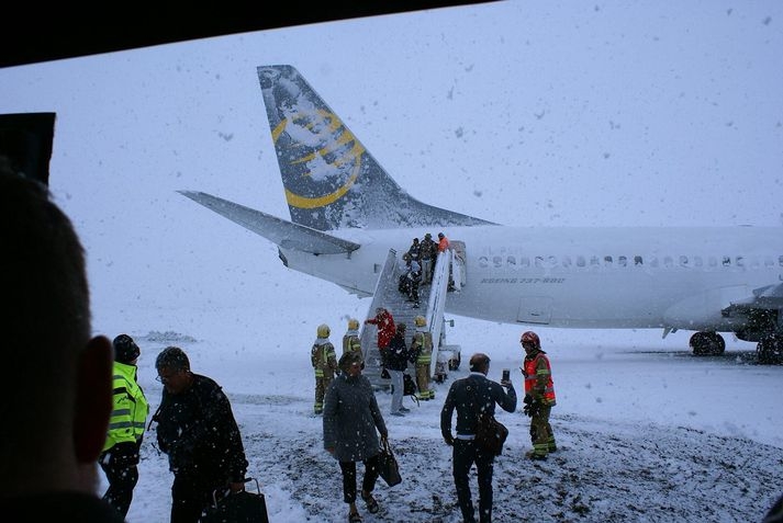Iarna grea a paralizat activitatea celui mai mare aeroport din Islanda