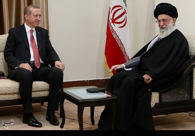 Ayatollahul Khamenei îl temperează pe Erdogan: O ofensivă turcă în Siria ar fi ‘prejudiciabilă’ pentu regiune