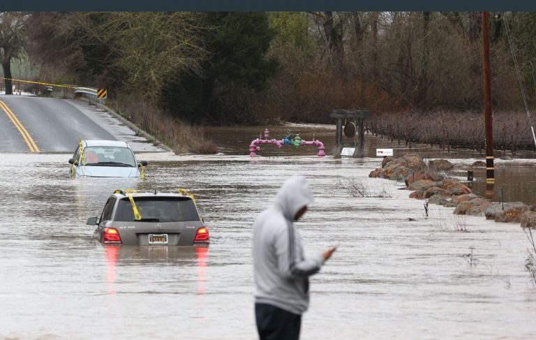 O nouă furtună ameninţă California cu ploi torenţiale şi inundaţii extinse în multe zone