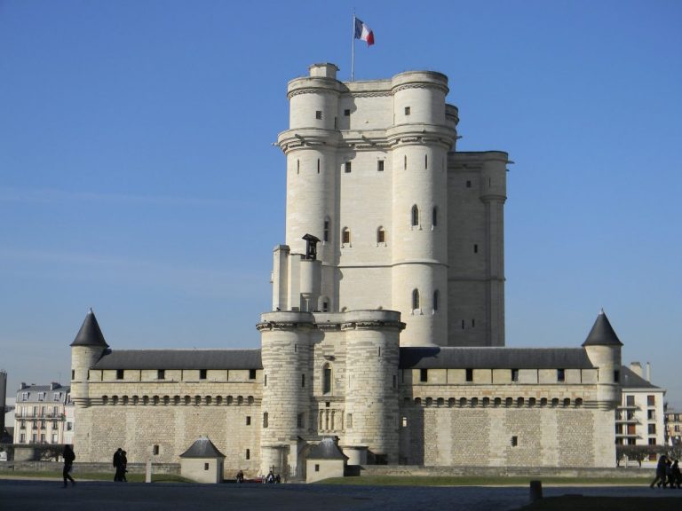 Ruşii NU mai au voie să intre în castelul Vincennes din Franţa