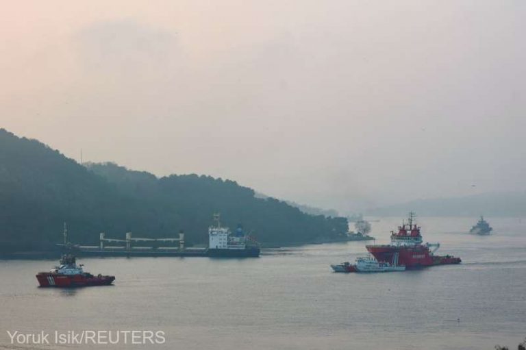 Traficul naval în Strâmtoarea Bosfor, suspendat temporar din cauza unui strat gros de ceaţă