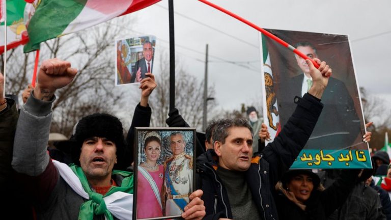 Manifestaţie la Strasbourg în semn de solidaritate cu protestatarii din Iran