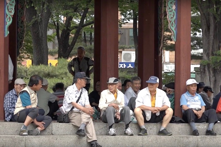 Sud-coreenii au întinerit brusc cu un an sau doi