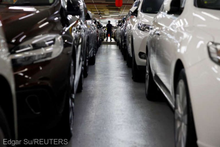 Vânzările de automobile pe piaţa chineză au scăzut în iunie, primul declin, din ianuarie