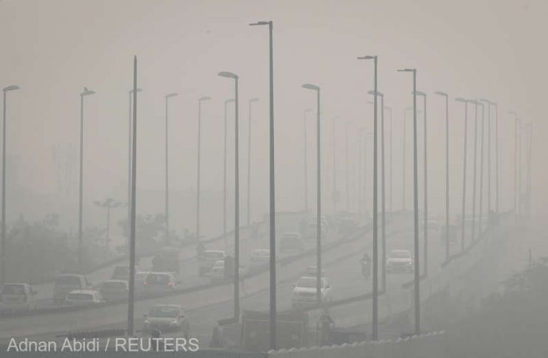 Temperaturile scăzute şi ceaţa au perturbat traficul aerian și feroviar din oraşul New Delhi