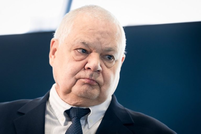 Guvernul polonez încearcă să îl trimită pe guvernatorul Băncii Naţionale în faţa instanţei