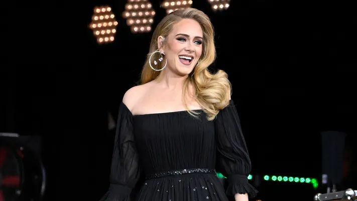VIDEO – Adele a oprit un concert pentru a înjura un fan: ‘Ai venit dracului la show-ul meu și spui că Pride e nasol?’
