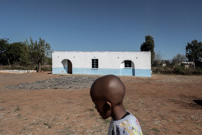 Copii se îneacă în latrine rudimentare, în Africa de Sud