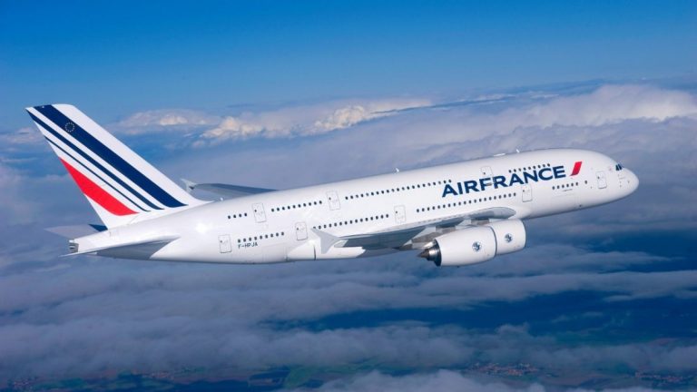 Escală neprevăzută în Siberia a unui avion Air France care zbura de la Paris la Shanghai