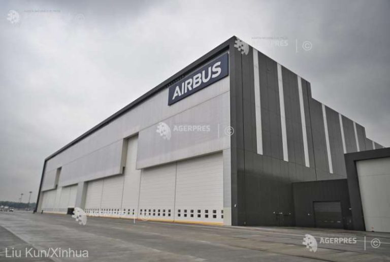 Airbus avertizează companiile aeriene că va livra cu întârziere avioanele