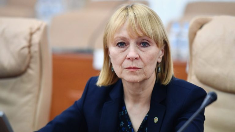 Ministra Nemerenco le mulțumește procurorilor pentru descinderile de la spitalul din Orhei