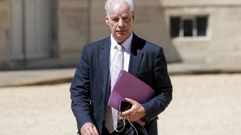 Un ministru francez, a demisionat după ce a fost condamnat pentru că a omis să-şi declare o parte din patrimoniu