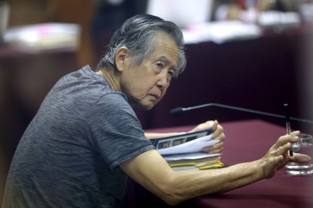 Alberto Fujimori a fost scos din închisoare şi INTERNAT în spital
