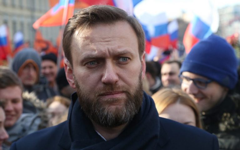 Simpatizanţii lui Aleksei Navalnîi s-au trezit cu poliţia la uşă