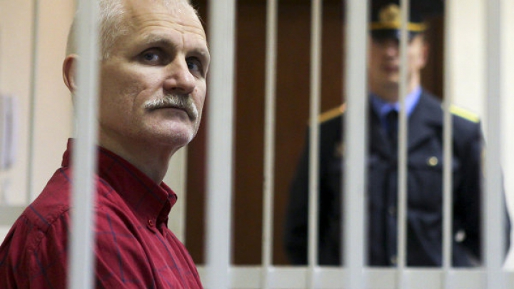Laureatul belarus al Premiului Nobel pentru Pace Ales Beliaţki riscă 12 ani de închisoare pentru ‘contrabandă’
