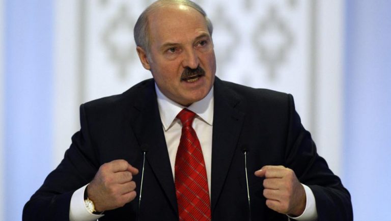 Lukaşenko invită oaspeţi din alte ţări la parada militară organizată la sfârşitul acestei săptămâni în Belarus