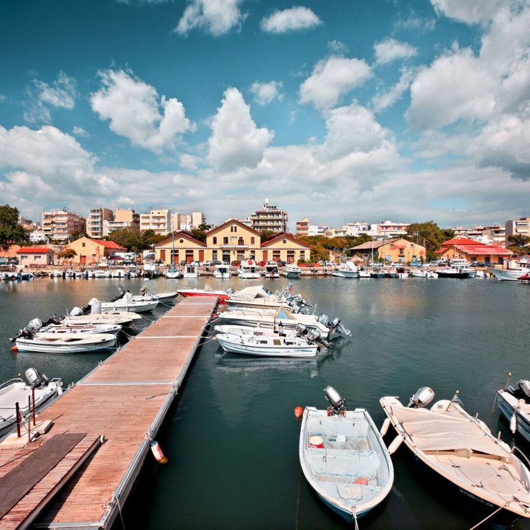 Grecia vrea să renunţe la vânzarea portului Alexandroupolis
