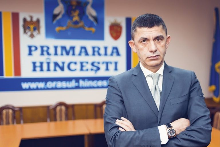 Primarul degrevat din funcție al orașului Hâncești acuză PAS de cumpărarea voturilor