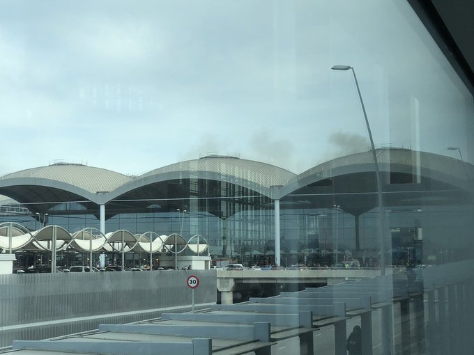 Evacuări şi trafic aerian deviat din cauza unui incendiu în incinta aeroportului din oraşul spaniol Alicante