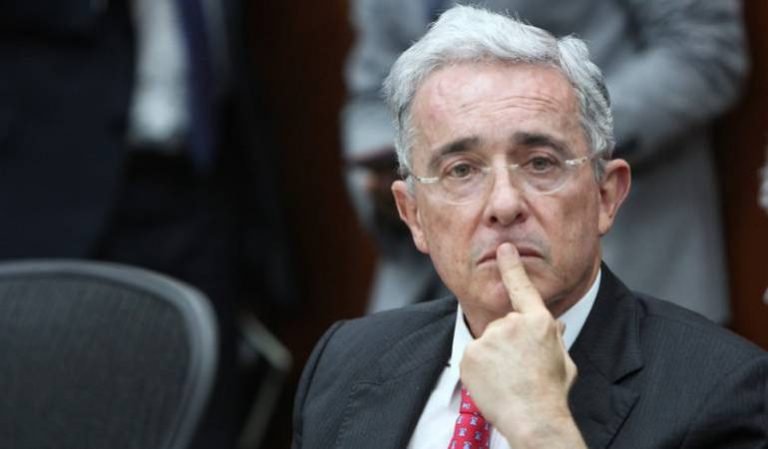 Fostul preşedinte columbian Álvaro Uribe a fost eliberat după două luni de arest la domiciliu