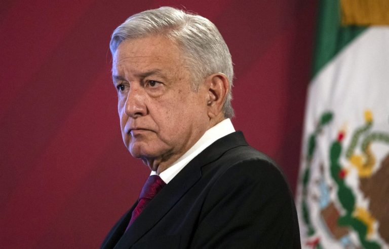 Preşedintele Mexicului mărturiseşte că îi ‘face plăcere să constate declinul’ lui Mario Vargas Llosa
