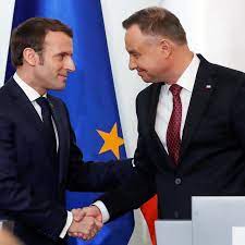Emmanuel Macron cere continuarea dialogului între Bruxelles şi Varşovia
