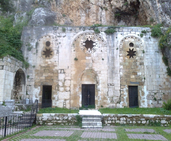 Biserica rupestră Saint Pierre, săpată în Antakya, e intactă după cutremurele din Turcia
