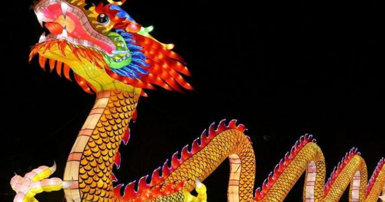 Începe Noul An Chinezesc, cel al Dragonului de Lemn. Ce obiceiuri şi superstiţii aduce și care sunt anii de naștere pe care îi include