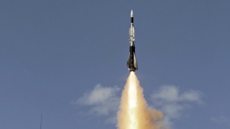 Franţa ordonă companiilor industriale să sporească producţia de rachete antiaeriane Aster