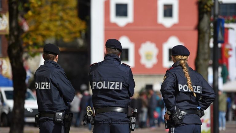 Austria a reţinut 687 de traficanţi de persoane în 2022