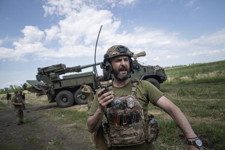 Comandanţii Azov, reveniţi din Turcia în Ucraina, vor să se întoarcă pe front