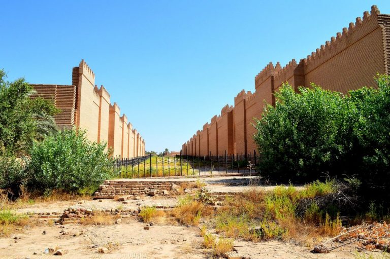 Oraşul antic Babilon, situat la sud de Bagdad, inclus pe lista Patrimoniului Mondial UNESCO