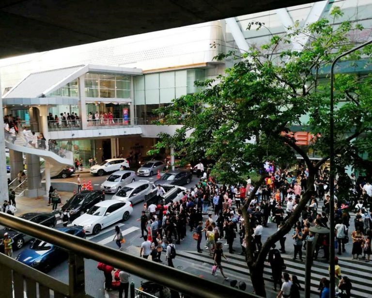 Incendiu la un centru comercial din Bangkok. Cel puțin trei morți și opt răniți