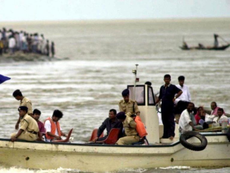 Cel puțin 23 de morți în naufragiul unui vapor în nordul Bangladeshului