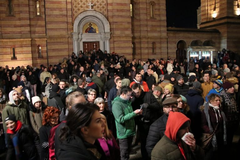 Poliţia a dispersat o manifestaţie la Banja Luka în Bosnia