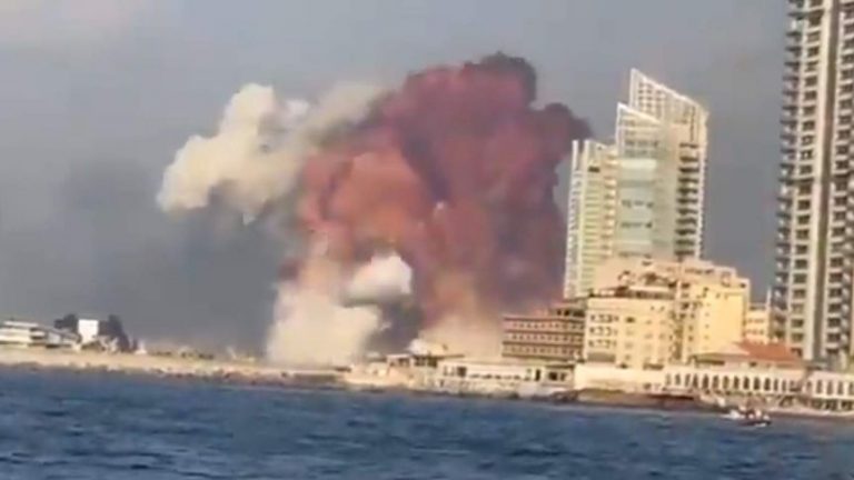Exploziile care au zguduit Beirutul ar fi putut fi cauzate de ‘materiale explozive confiscate’