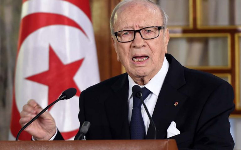 Preşedintele tunisian Beji Caid Essebsi se întâlneşte cu reprezentanţii partidelor guvernamentale, sindicatelor şi patronatelor