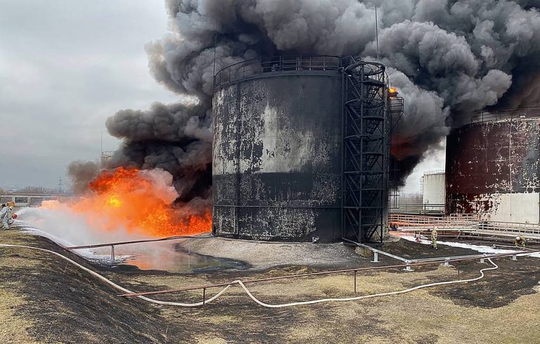 Un depozit de petrol a luat foc în urma unui atac în regiunea rusă Belgorod