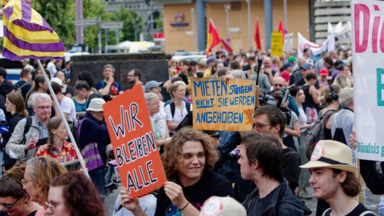 Germania: Mii de oameni au protestat la Berlin împotriva chiriilor mari