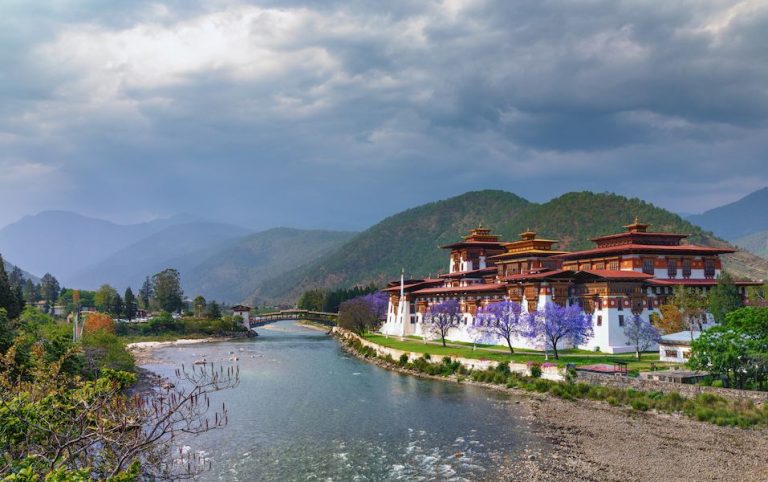 Taxa turistică din Bhutan de 100 de dolari/zi ar putea fi majorată. Premier: turiștii sunt încântați