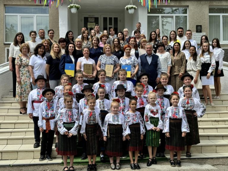 Liceul ‘Ion Neculce’ din Boian s-a înfrățit cu Colegiul ‘Mihai Eminescu’ din Suceava