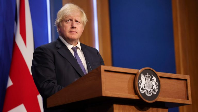 O moţiune de cenzură contra premierului britanic Boris Johnson va fi supusă la vot luni seară