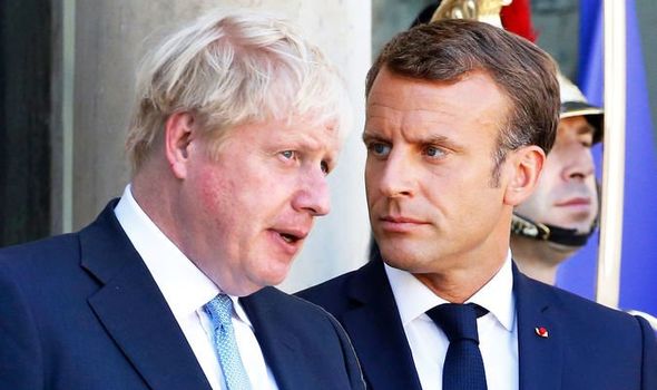 Boris Johnson l-a calificat pe Emmanuel Macron drept ‘lingăul lui Putin’, dezvăluie un fost consilier