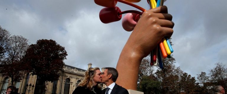 O sculptură cadou oferit de SUA municipalităţii din Paris, inaugurată după trei ani de polemici